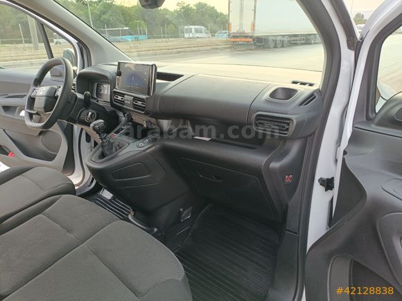 2025 OPEL COMBO CARGO EDİTİON 1.5D 11 BİN KMDE HATASIZ SIFIR AYR