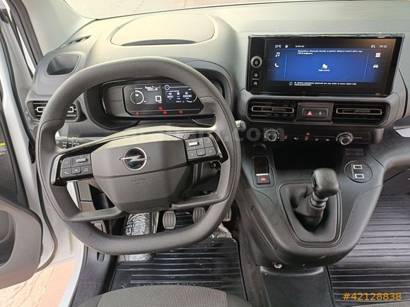 2025 OPEL COMBO CARGO EDİTİON 1.5D 11 BİN KMDE HATASIZ SIFIR AYR
