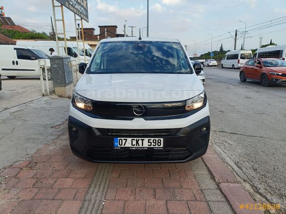 2025 OPEL COMBO CARGO EDİTİON 1.5D 11 BİN KMDE HATASIZ SIFIR AYR