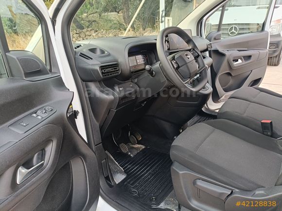 2025 OPEL COMBO CARGO EDİTİON 1.5D 11 BİN KMDE HATASIZ SIFIR AYR