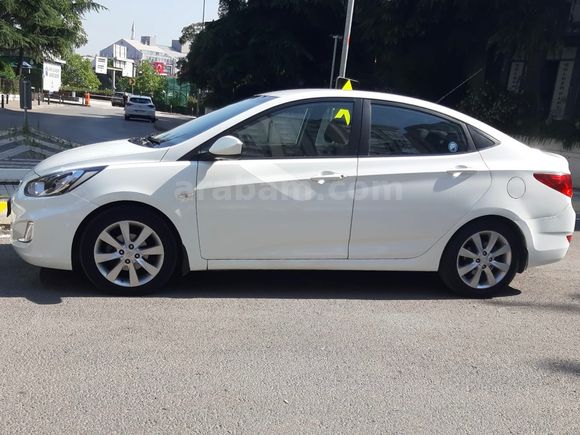 Sahibinden Hyundai Accent Blue 1.6 CRDI Mode Plus - 110.000 km