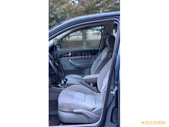 2002 MODEL WV GOLF 1.6 DEĞİŞENSİZ OTOMATİK