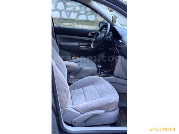 2002 MODEL WV GOLF 1.6 DEĞİŞENSİZ OTOMATİK