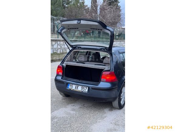 2002 MODEL WV GOLF 1.6 DEĞİŞENSİZ OTOMATİK