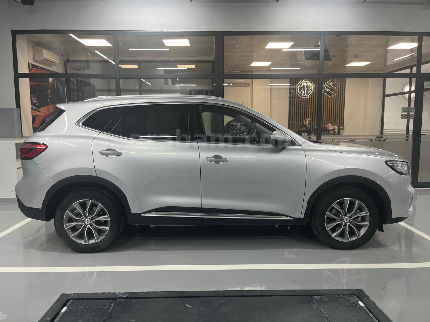 Sahibinden MG HS 1.5 T-GDI Comfort 2023 Model Muğla 18.000 km Gri (Gümüş) 5