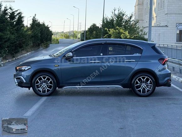 KARDEM AUTO/DAN 2023 EGEA CROSS 1.5 HİBRİT LOUNGE PLUS