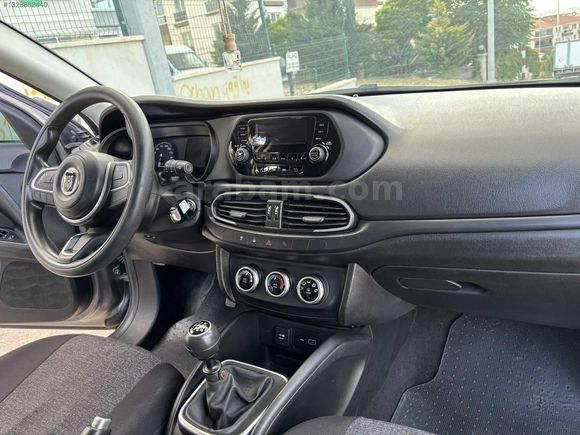 ACİL SATILIK 2023 MODEL EGEA CROSS HATASIZ DÜŞÜK KM