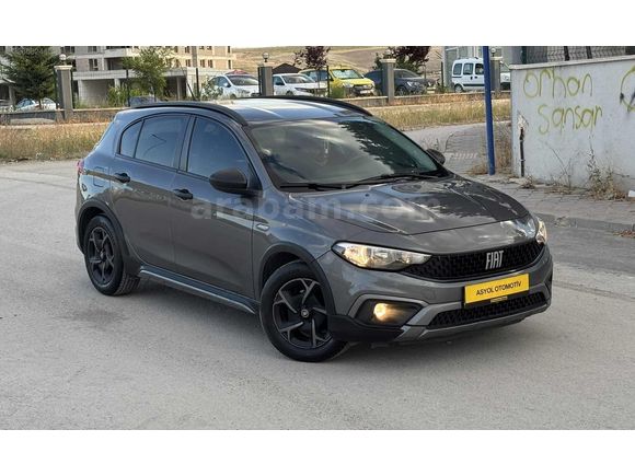 ACİL SATILIK 2023 MODEL EGEA CROSS HATASIZ DÜŞÜK KM