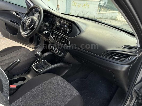 ACİL SATILIK 2023 MODEL EGEA CROSS HATASIZ DÜŞÜK KM