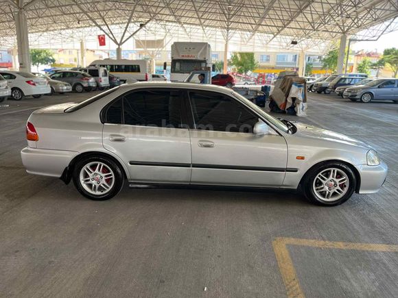 Sahibinden Honda Civic 1.6 i ES 2000 Model Isparta