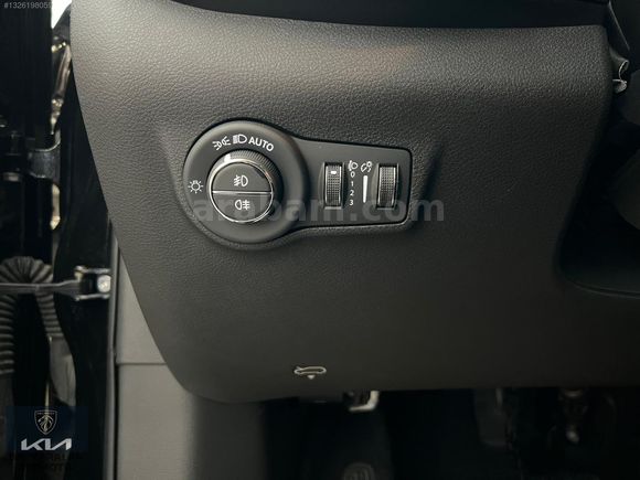 PEUGEOT BAYKARALAR 2025 COMPASS 1.5 e-HYBRİD SUMMİT 4X2 130HP