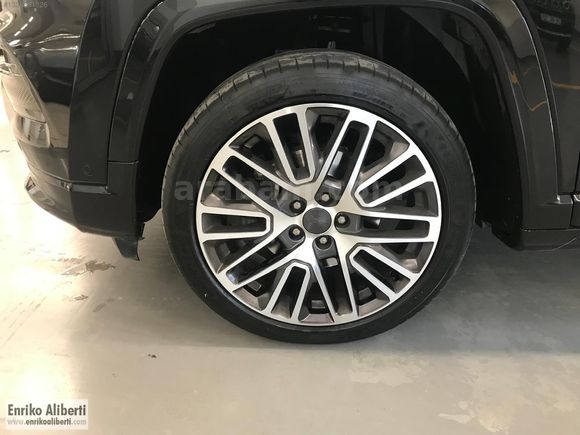 ENRİKO ALİBERTİ'den Compass 1.5 e-Hybrid Summit 4x2