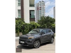 ÖZKUR'DAN 2025 MODEL HATASIZ 14 BİN KM'DE JEEP COMPASS