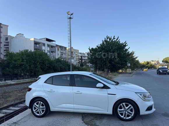Sahibinden Renault Megane 1.6 Joy 2017 Model  140.000 km Beyaz
