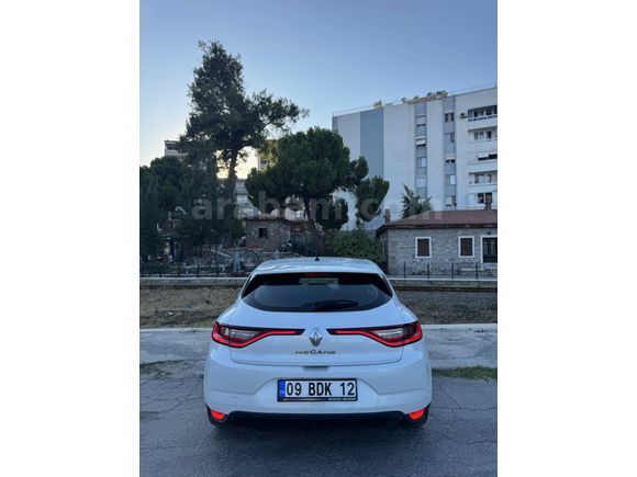 Sahibinden Renault Megane 1.6 Joy 2017 Model  140.000 km Beyaz