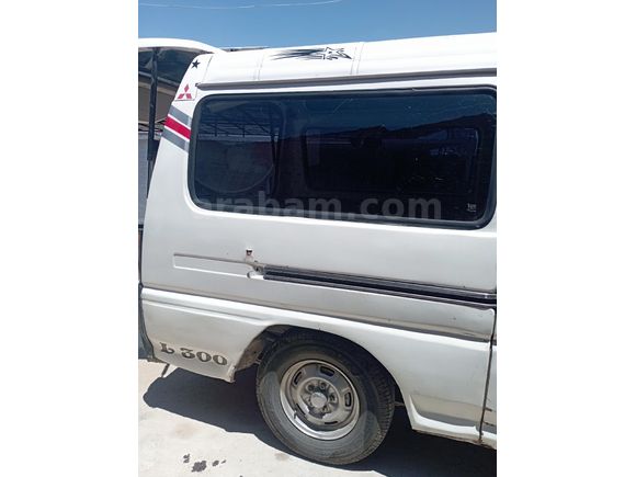 Sahibinden Mitsubishi L 300 Camlı Van 1996 Model