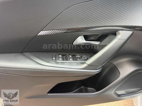 BNC GRUP AUTO PEUGEOT 2008 1.2 PRUETECH ALLURE 2025 MODEL