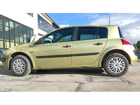 Sahibinden Renault Megane 1.4 Authentique 2004 Model