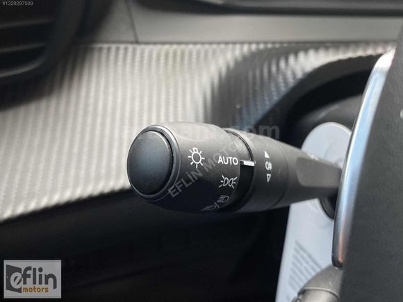 16.000 KM DE 2025 MODEL ALLURE PEUGEOT 2008