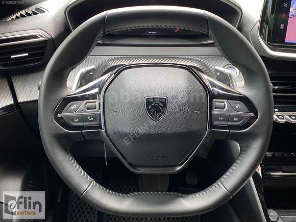 16.000 KM DE 2025 MODEL ALLURE PEUGEOT 2008