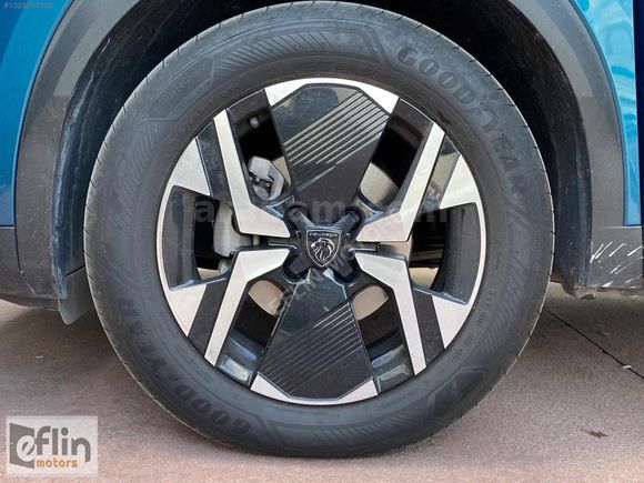 16.000 KM DE 2025 MODEL ALLURE PEUGEOT 2008