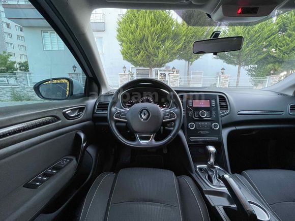  2016 model Renault Megane 4 1.5 dCi Touch EDC   