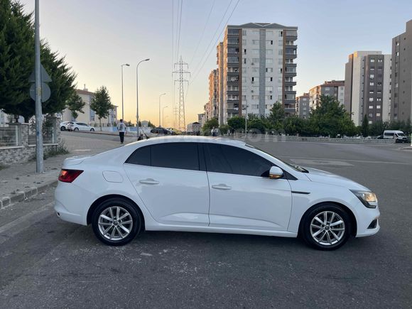  2016 model Renault Megane 4 1.5 dCi Touch EDC   