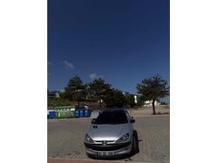 Açıklamayı okuyup arayalım :) 
 Peugeot 206 1.4 Fever 2006 Model 