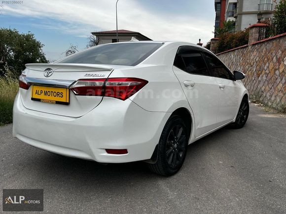 2015 TOYOTA COROLLA.. 1.4 D-4 ADVANCE