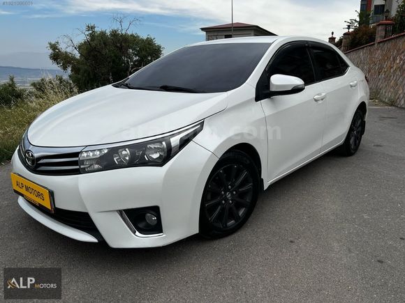 2015 TOYOTA COROLLA.. 1.4 D-4 ADVANCE