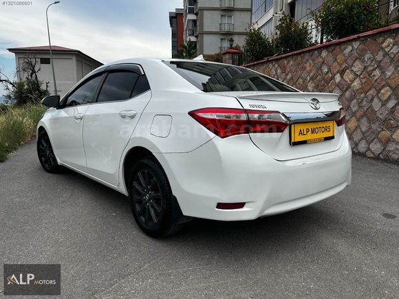 2015 TOYOTA COROLLA.. 1.4 D-4 ADVANCE