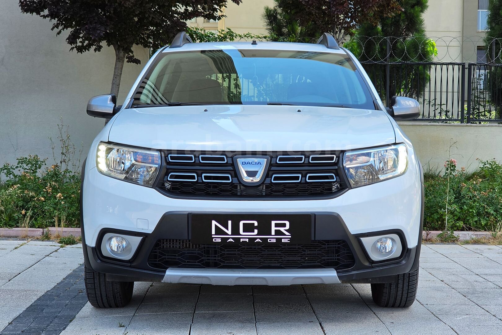Galeriden Dacia Sandero 0.9 TCe Stepway Easy-R 2020 Model Konya 53.000 km Beyaz 2