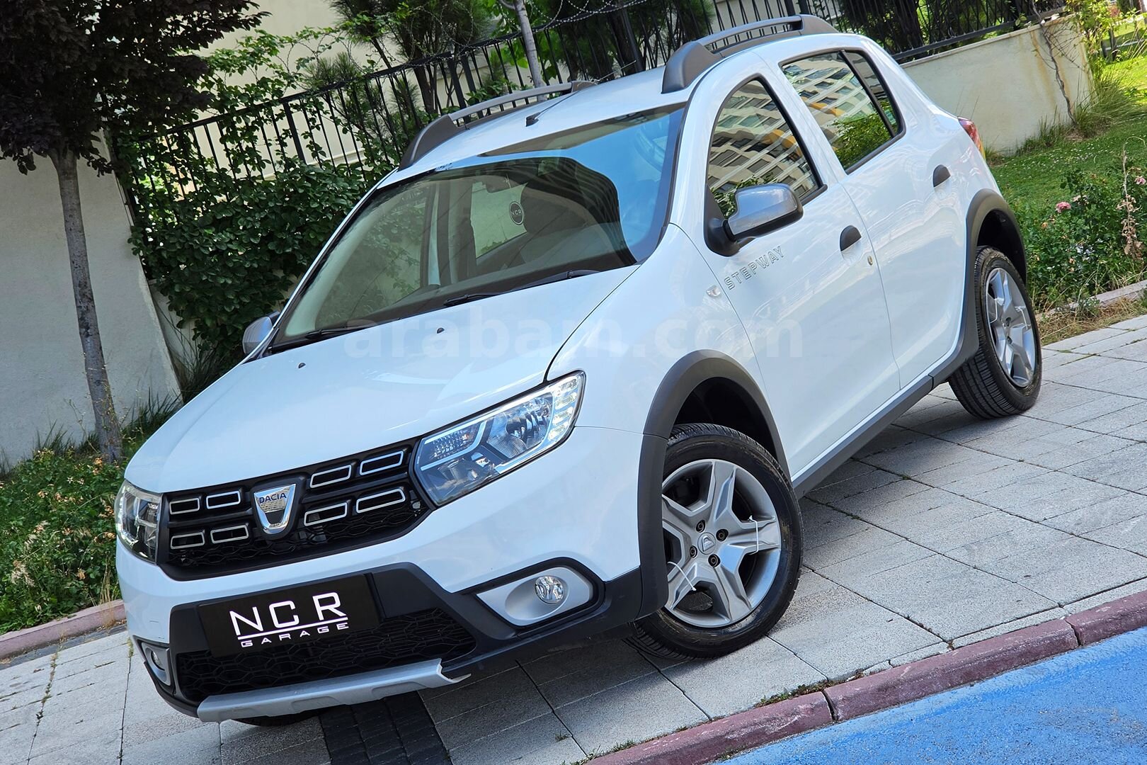 Galeriden Dacia Sandero 0.9 TCe Stepway Easy-R 2020 Model Konya 53.000 km Beyaz 3