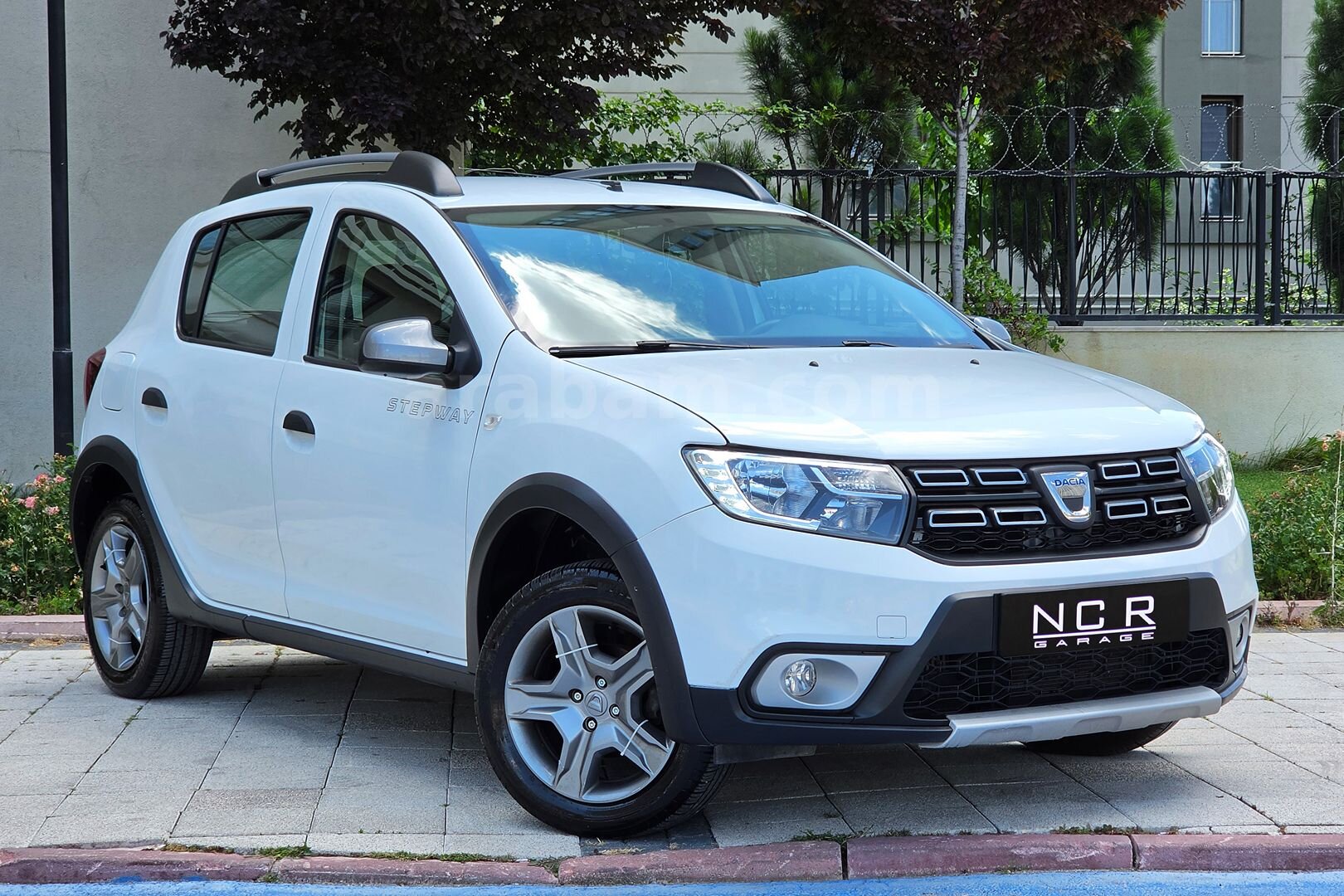Galeriden Dacia Sandero 0.9 TCe Stepway Easy-R 2020 Model Konya 53.000 km Beyaz 5
