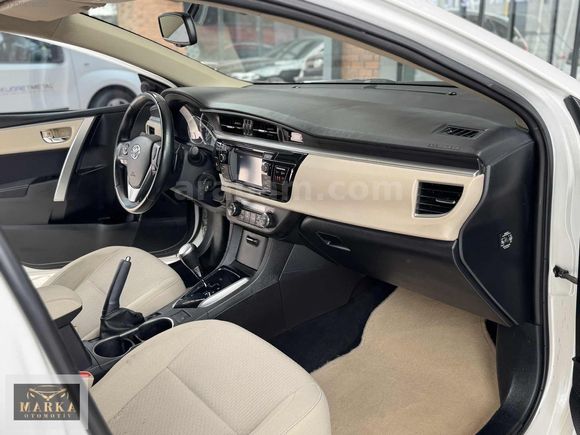 2014 MODEL DİZEL OTOMATİK 95 BİN KM DE ADVANCE COROLLA