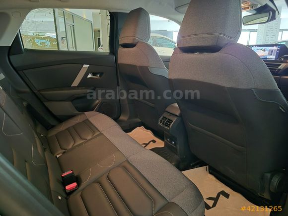 KİA ŞİMŞEK 2. EL - 2024 Citroen e-C4 X 100kw Shine Bold