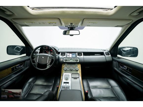 ESCAR OTOMOTİV'DEN 210 BİN KM'DE 2 PARÇA BOYALI RANGE ROVER
