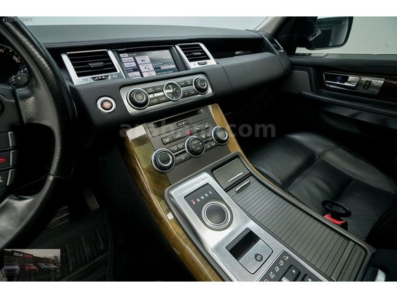 ESCAR OTOMOTİV'DEN 210 BİN KM'DE 2 PARÇA BOYALI RANGE ROVER