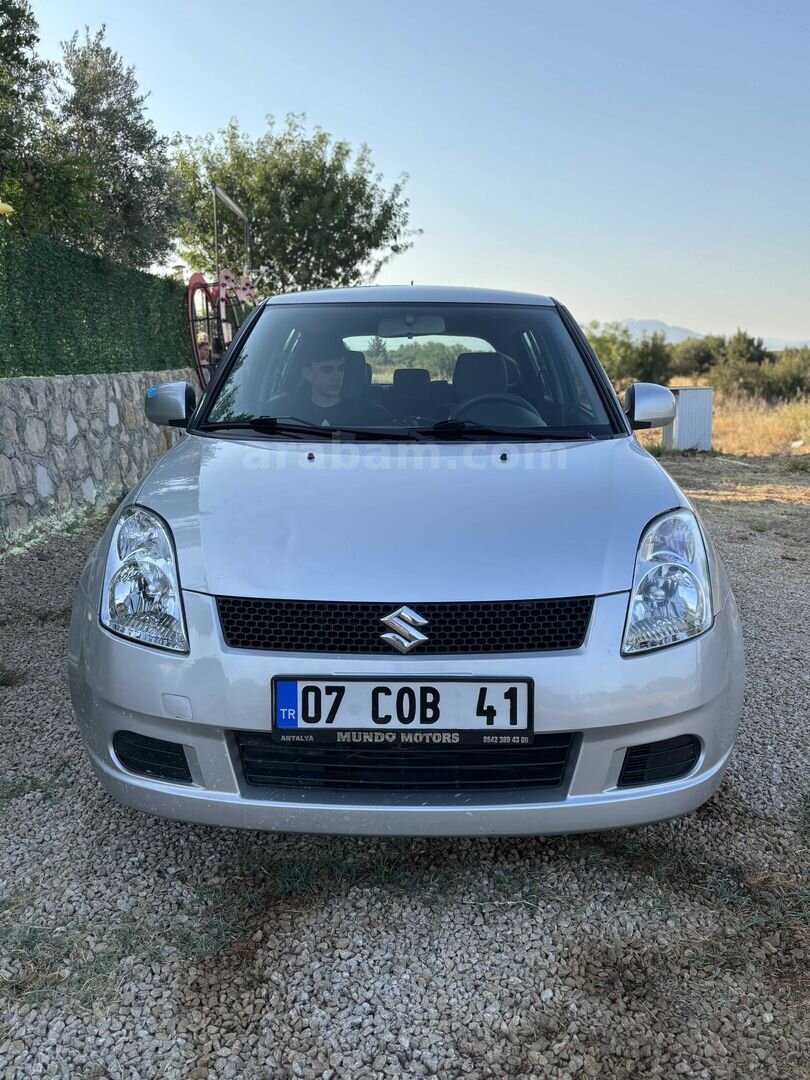 Galeriden Suzuki Swift 1.3 MT 4X4 2009 Model Antalya 360.000 km Gri (Gümüş) 6