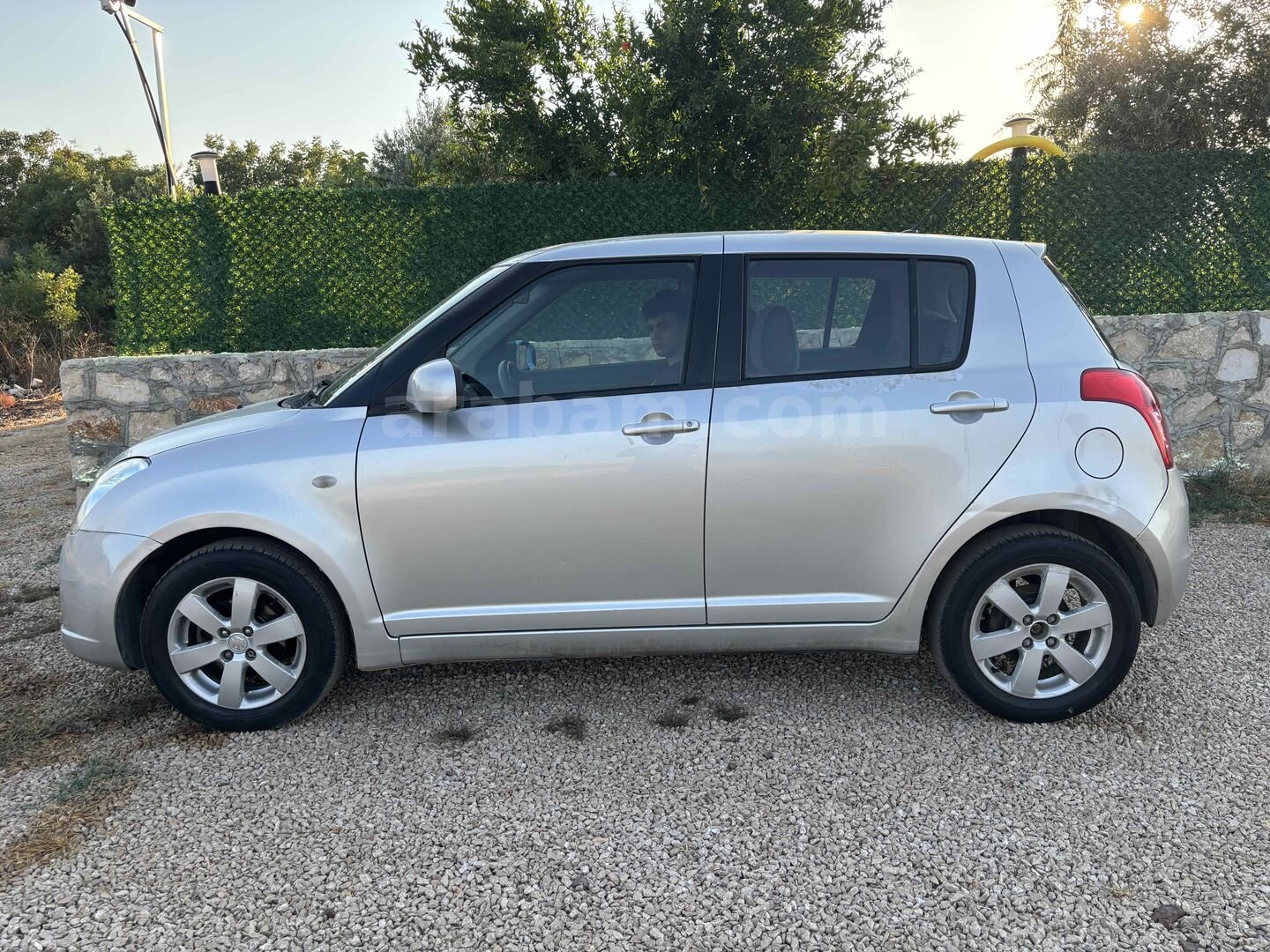 Galeriden Suzuki Swift 1.3 MT 4X4 2009 Model Antalya 360.000 km Gri (Gümüş) 3