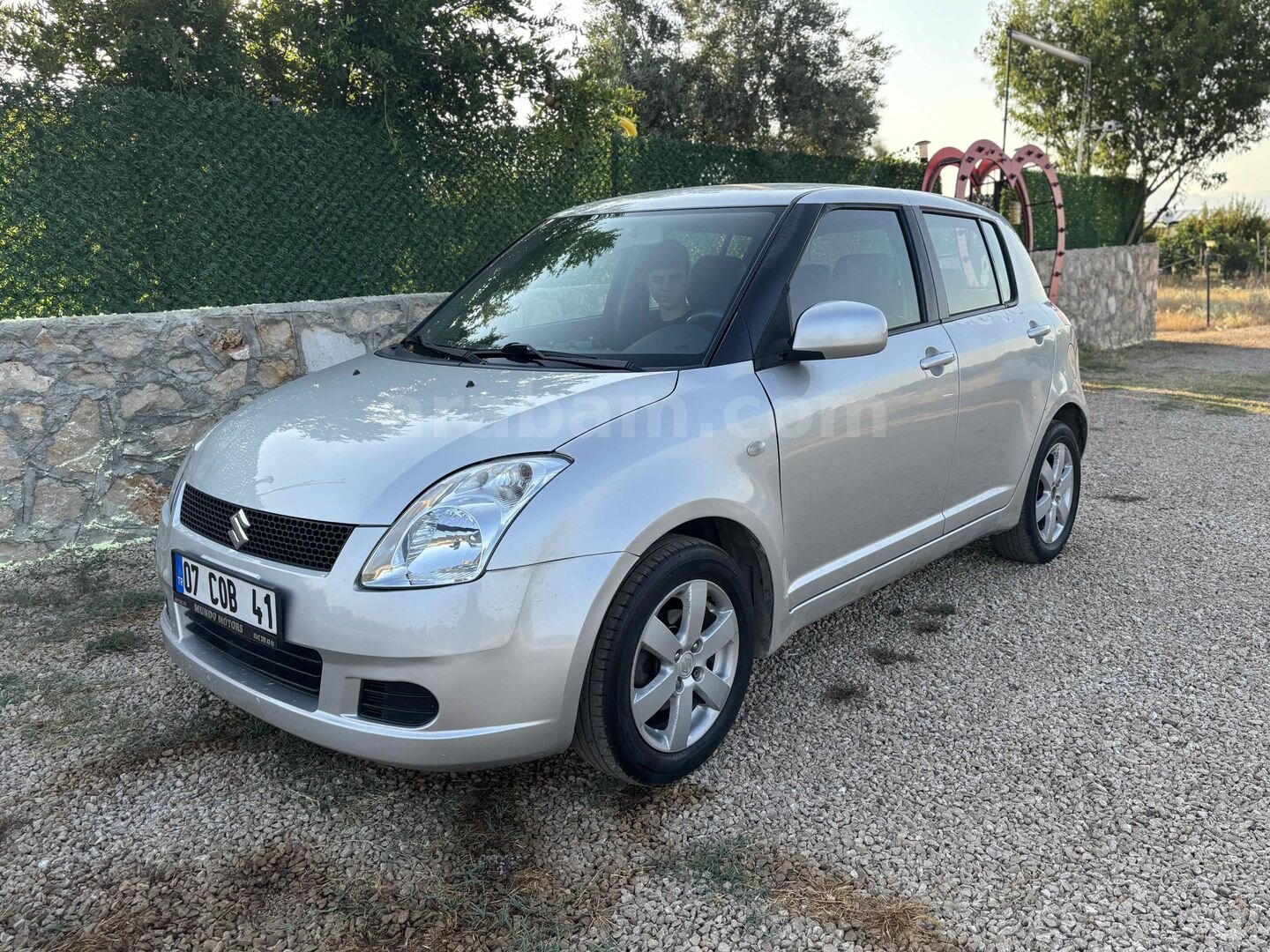 Galeriden Suzuki Swift 1.3 MT 4X4 2009 Model Antalya 360.000 km Gri (Gümüş) 4
