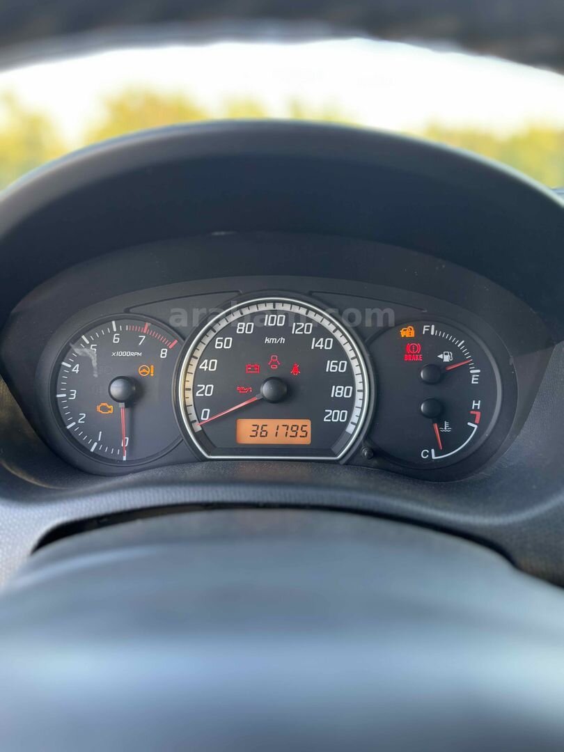 Galeriden Suzuki Swift 1.3 MT 4X4 2009 Model Antalya 360.000 km Gri (Gümüş) 7
