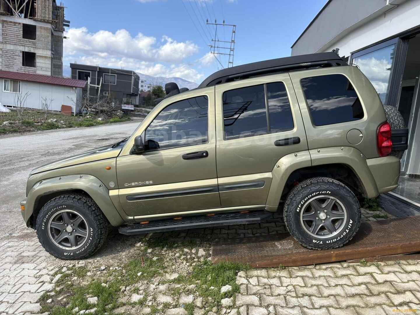 Galeriden Jeep Cherokee 2.8 CRD Renegade 2004 Model Hatay 221.000 km Yeşil 4