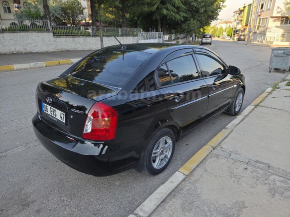 Sahibinden Hyundai Accent Era 1.4 Select 2007 Model  174.000 km Siyah