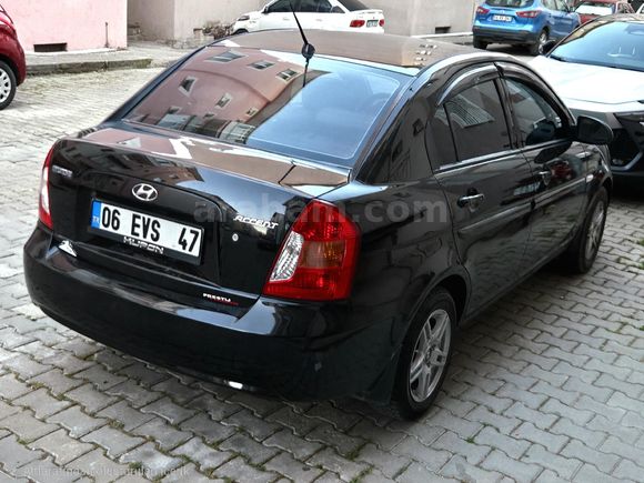 Sahibinden Hyundai Accent Era 1.4 Select 2007 Model  174.000 km Siyah