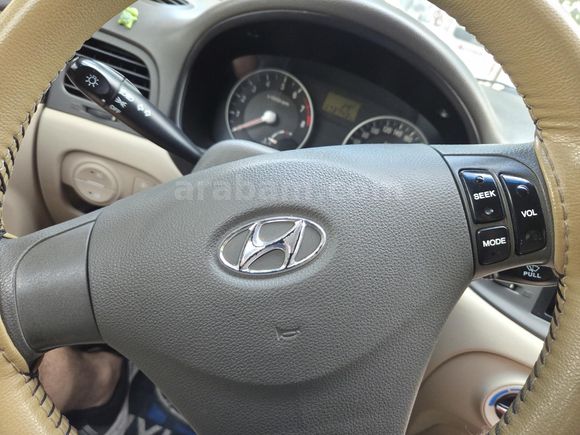 Sahibinden Hyundai Accent Era 1.4 Select 2007 Model  174.000 km Siyah