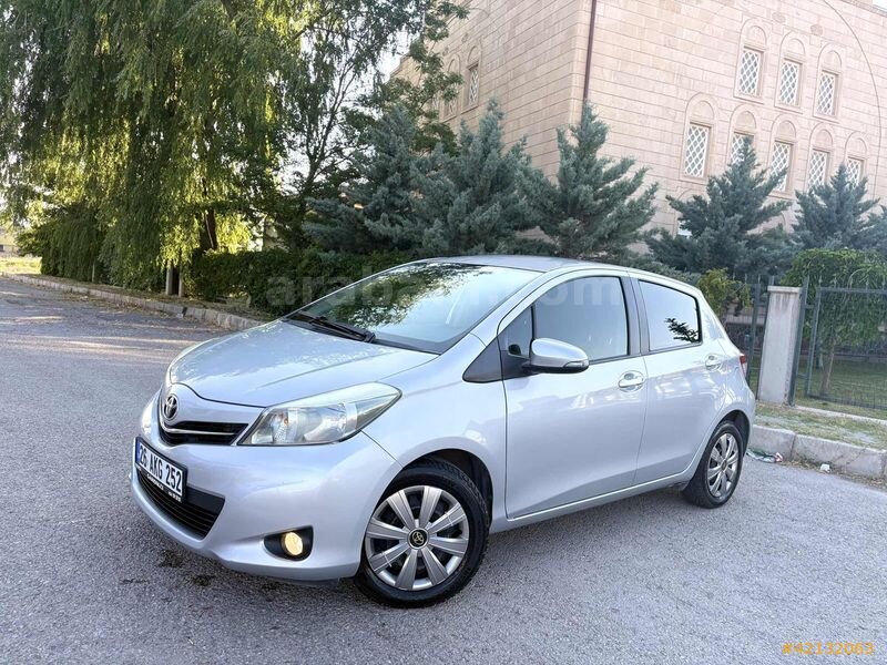 Galeriden Toyota Yaris 1.33 Fun 2012 Model Aksaray 168.000 km Gri