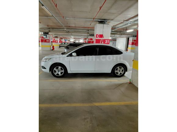 Sahibinden Ford Focus 1.6 Trend 2010 Model