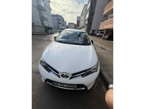 Acil !! Toyota Auris 1.6 Active 2014 Model 