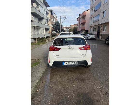 Acil !! Toyota Auris 1.6 Active 2014 Model 